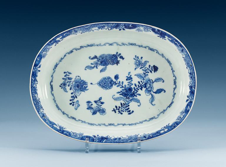 A blue and white oval saucer dish, Qing dynasty, Qianlong (1736-95).