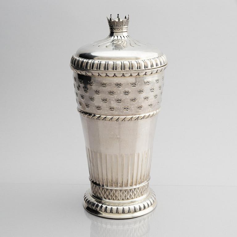 Kungapokal med lock, silver, Prins Carls Hederspris 1918, K. Anderson, Stockholm 1918.