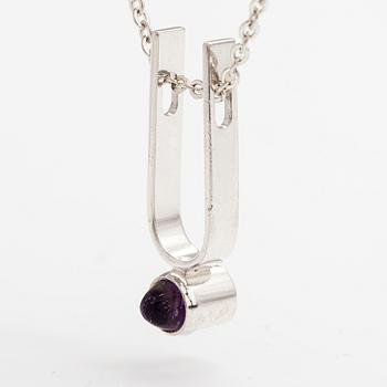 Elis Kauppi, A silver necklace with an amethyst. Kupittaan kulta, Turku 1961.