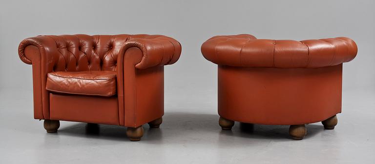 FÅTÖLJER, ett par, Chesterfield-modell, Wards Ateliéer AB, Tibro, 1970-tal.