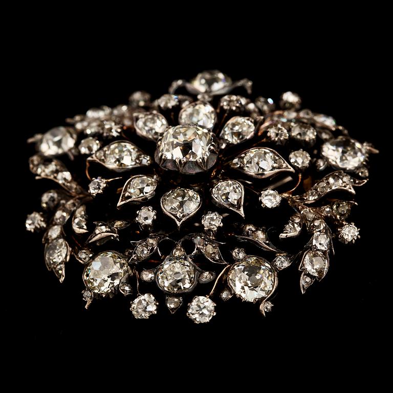 BROSCH, antikslipade diamanter, tot. ca 8 ct, ca 1880-tal.