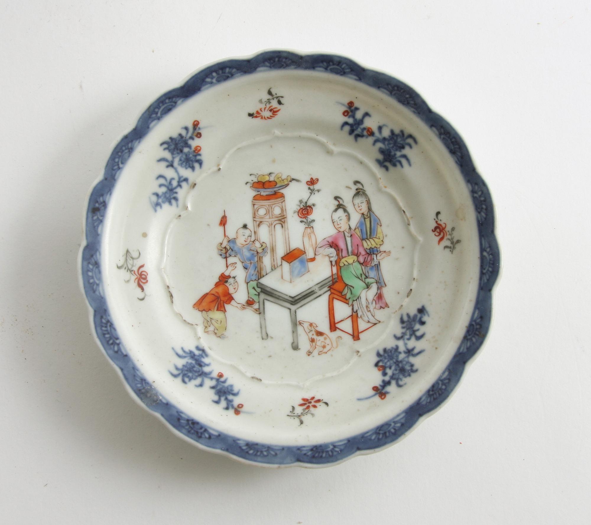 KOPP MED FAT, porslin, Kina, 1700/1800-tal.
