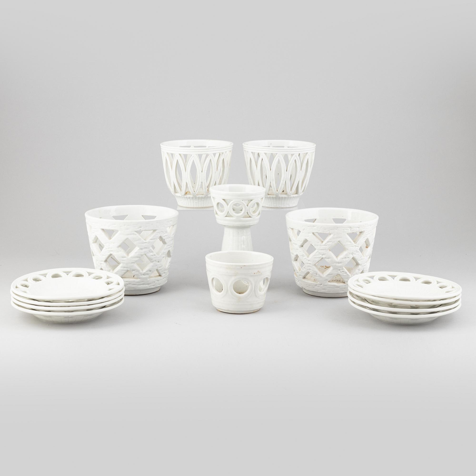 Gunnar Nylund, a set of 14 stoneware pot and plates and a vase/candle holder, Rörstrand.