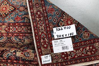 Matta, persisk, Vintage design, ca 325 x 197 cm.