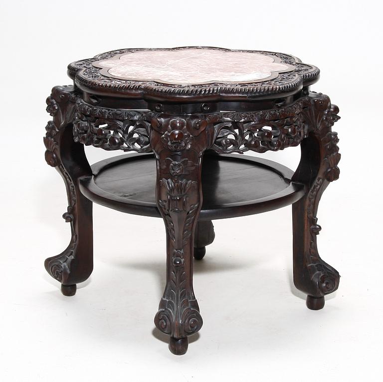 BORD, orientaliskt, 1900-talets första hälft.