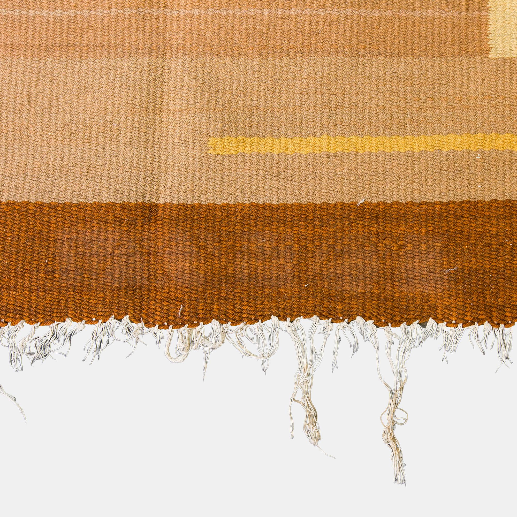 Flat weave carpet. Circa 430 x 323 cm.
