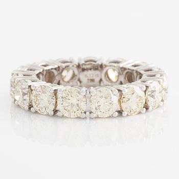 Ring full eternity with brilliant-cut diamonds totaling 6.12 ct.