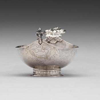 A 17 th century silver brandy-cup, unmaked.