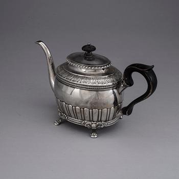 TEKANNA, silver. Empire, Johan Petter Grönvall, Stockholm 1844. Vikt ca 444 gram.