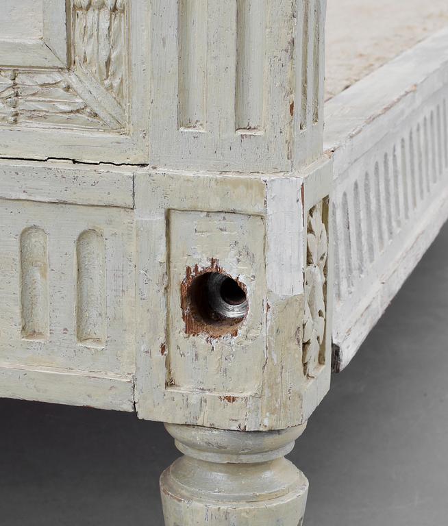 SÄNG. Gustaviansk, 1700-tal.