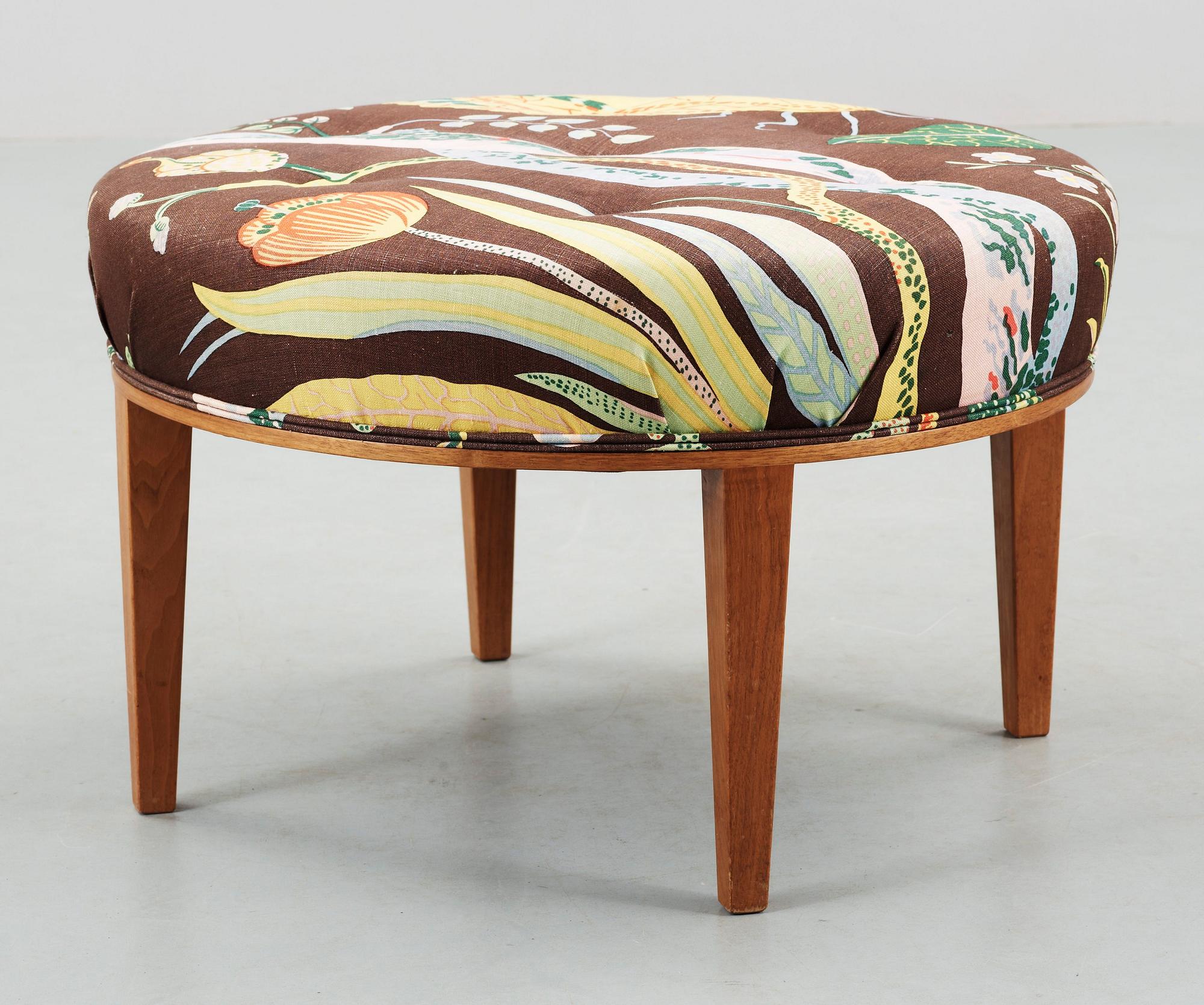 FOTPALL, Josef Frank, Firma Svenskt Tenn. 1900-tal.