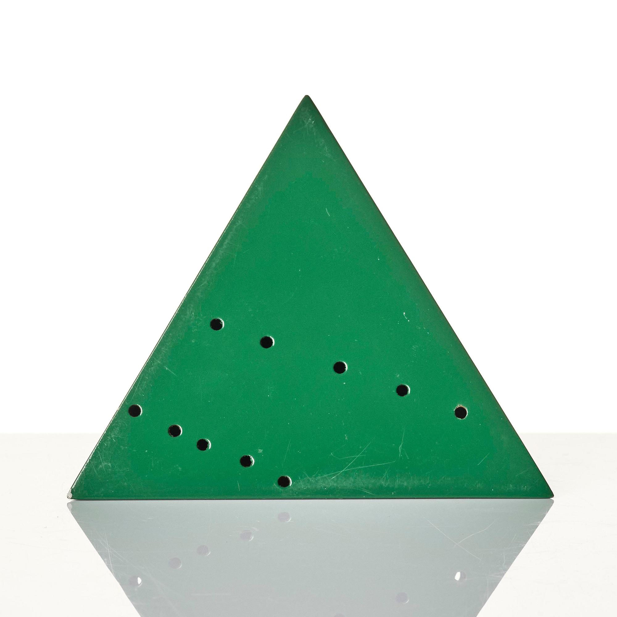 Lucio Fontana, "Pyramid.".