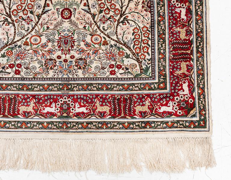 Rug, Hereke design, silk, approx. 153 x 93 cm.