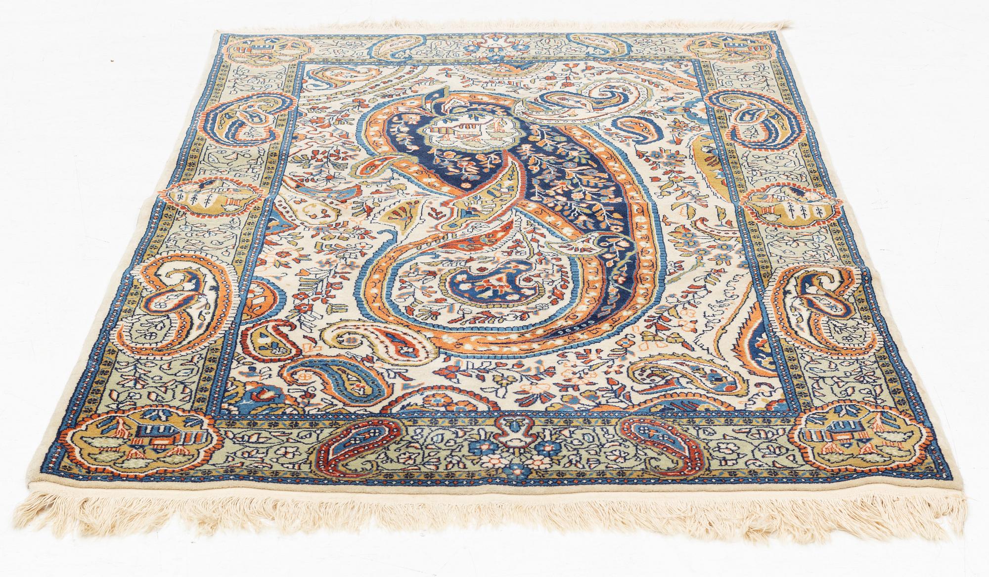 An old Sarouk rug, c. 157 x 105 cm,