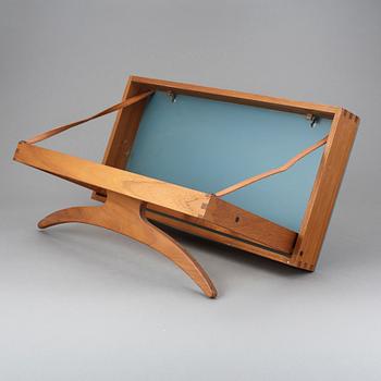 KLÄDHÄNGARE, Adam Hoff och Paul Östergaard, Virum Möbelsnedkeri Rasmussen & Brygger.