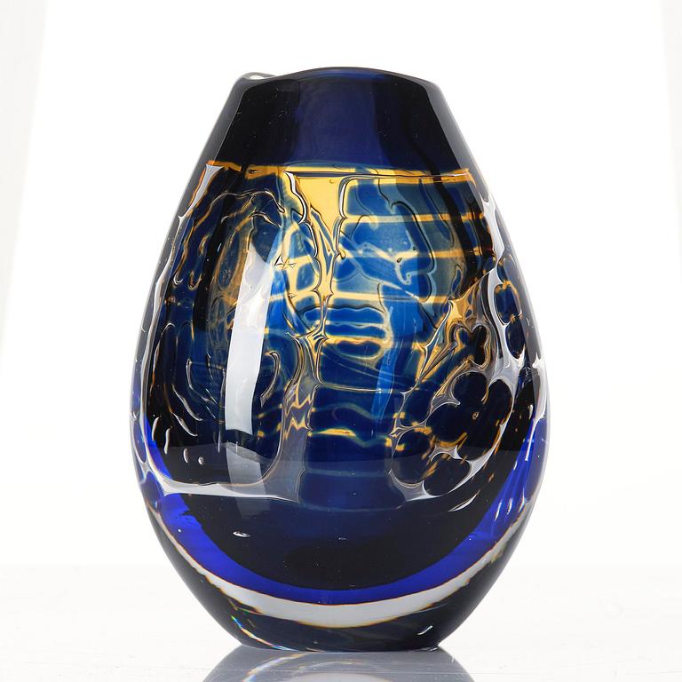 Edvin Öhrström, an ariel glass vase, Orrefors, Sweden 1948.