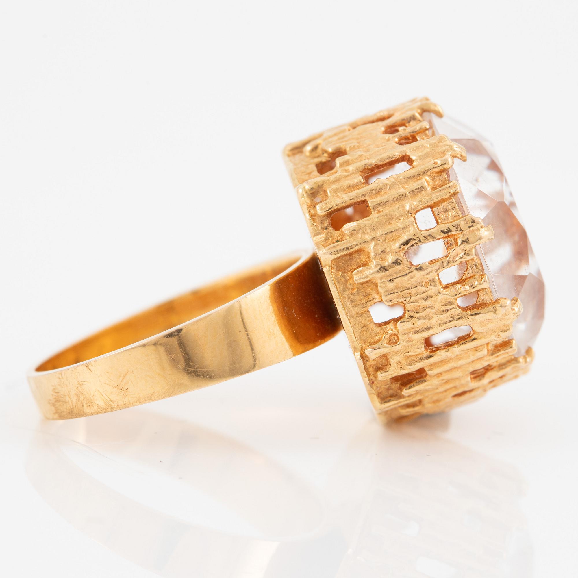 Ring, Bengt Hallberg, 18K guld med bergkristall.