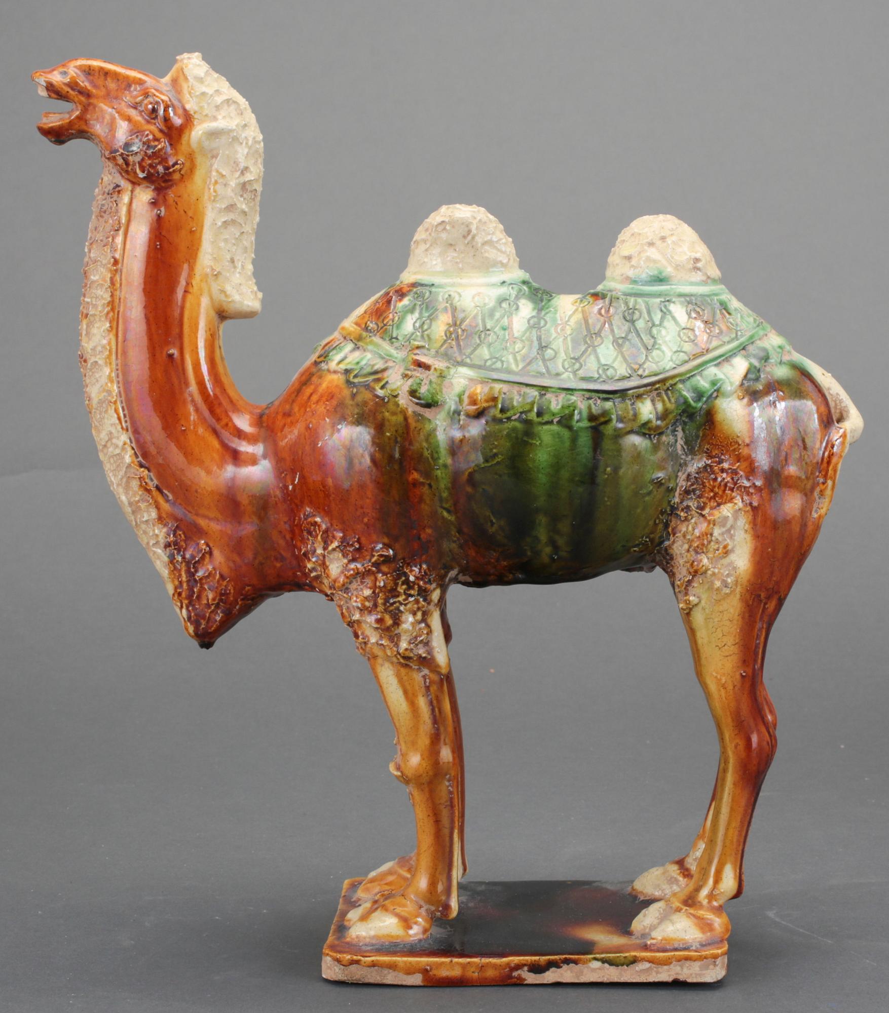 FIGURINER, 2 st, lergods, Tangstil.