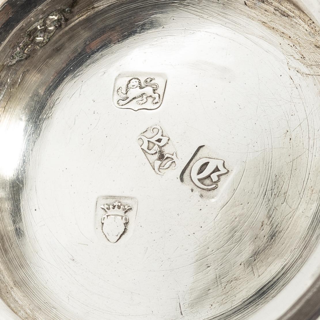 An English silver porringer, mark of Benjamin Cartwright I, London 1760.