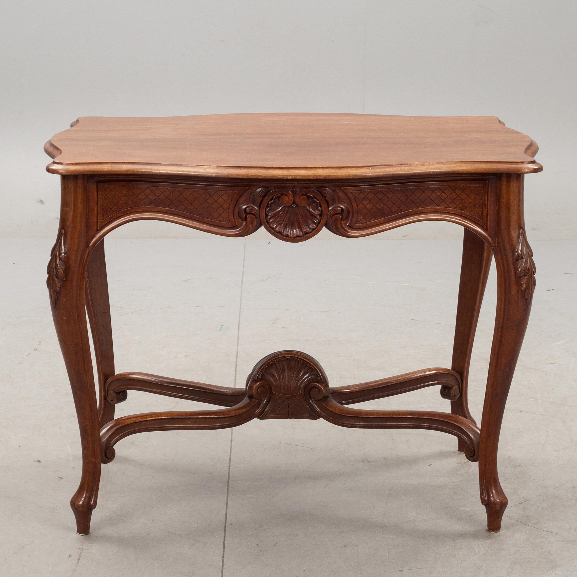 BORD, Louis XV-stil, 1900-talets första hälft.