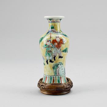 URNA, porslin, Kina 1800/1900-tal.