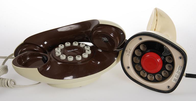 TELEFONER, 2 st, "Ericofonen", s.k. "Kobra" samt "Diabelle", 1900-talets andra hälft.