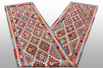 Gallerimatta kelim 479 x 79 cm.