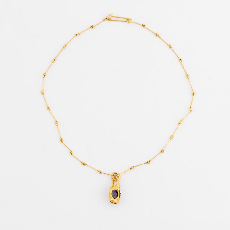 Björn Weckström, hängsmycke med kedja, "Renklockan" 14K guld med ametist, Lapponia 1974 och 1975.