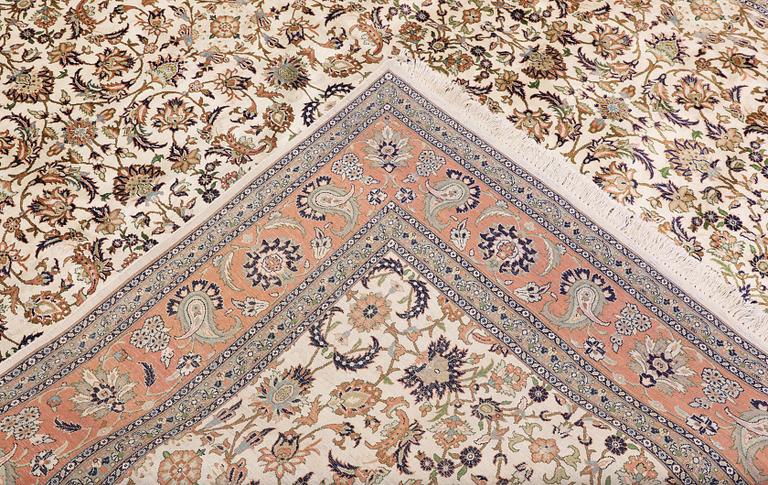 Carpet, Silk Kashmir, 337 x 242 cm.
