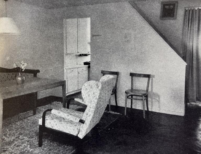 Kooperativa Förbundets Arkitektkontor, a pair of armchairs, executed by Gemla, Diö, 1930s.