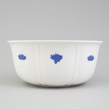 MAT- OCH KAFFESERVIS, 54 delar, benporslin, "Blå Blom", Old Gustavsberg, 1970/80-tal.