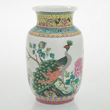 Vase and bowls 2 pcs, China.