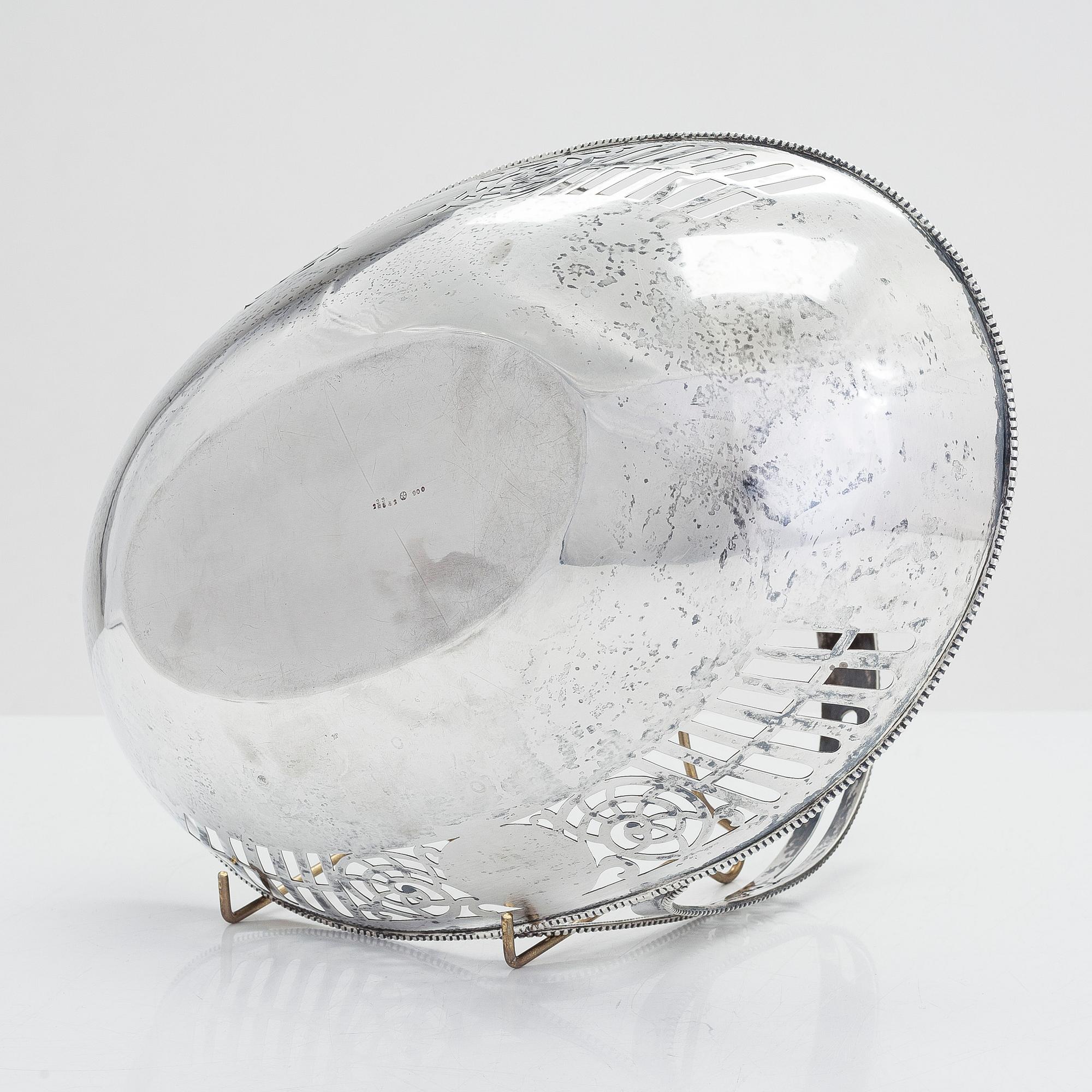 A silver breadbasket from Silberwarenfabrik Alexander Sturm, mid-20th century.