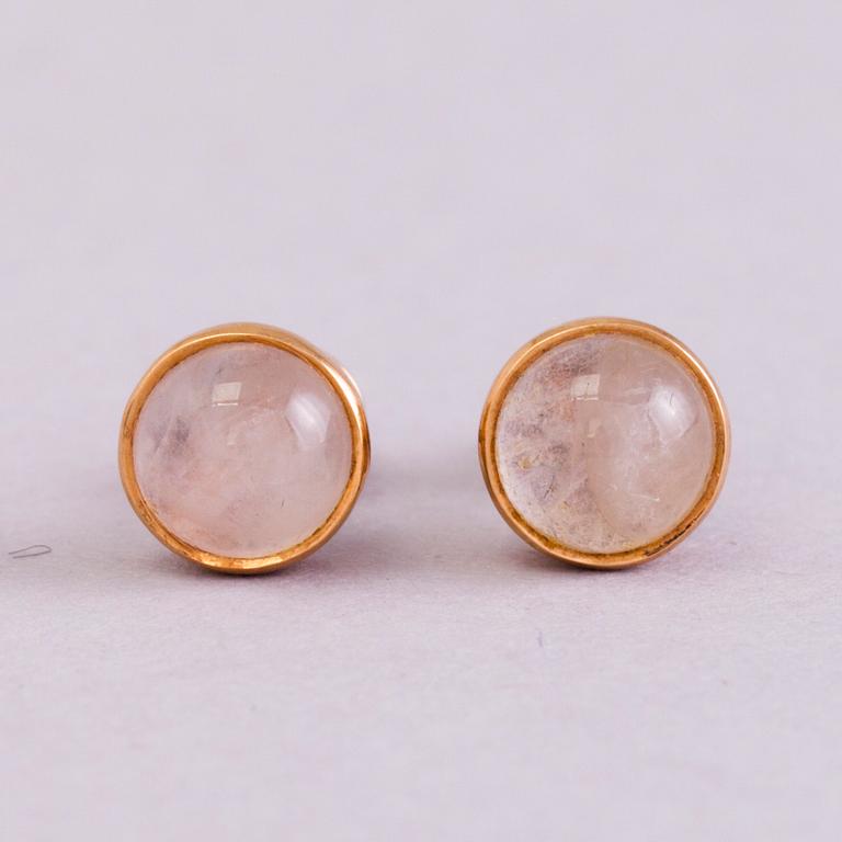 A 1950s three piece jewellery set with 14K gold and rose quartz.