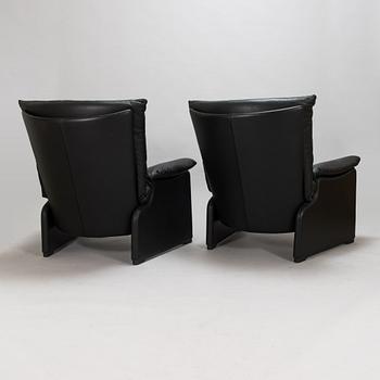 Vico Magistretti, a pair of 'Palmaria' armchairs for Cassina.