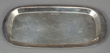 GRÄDDKANNA, SOCKERSKÅL, FAT OCH BÄGARE, 4 delar, silver. GAB, Stockholm 1924, 1967 (2 st.) och 1968. Vikt ca 220 gram.