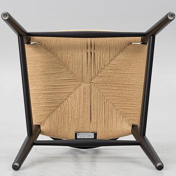 Hans J. Wegner, chairs, a pair, "The Y Chair", Carl Hansen & Son, Denmark.