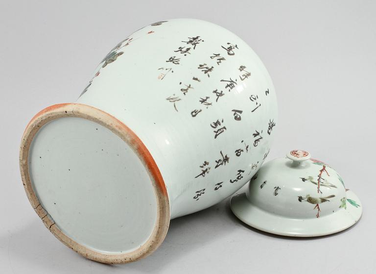 LOCKURNA, porslin, Kina 1800-tal.
