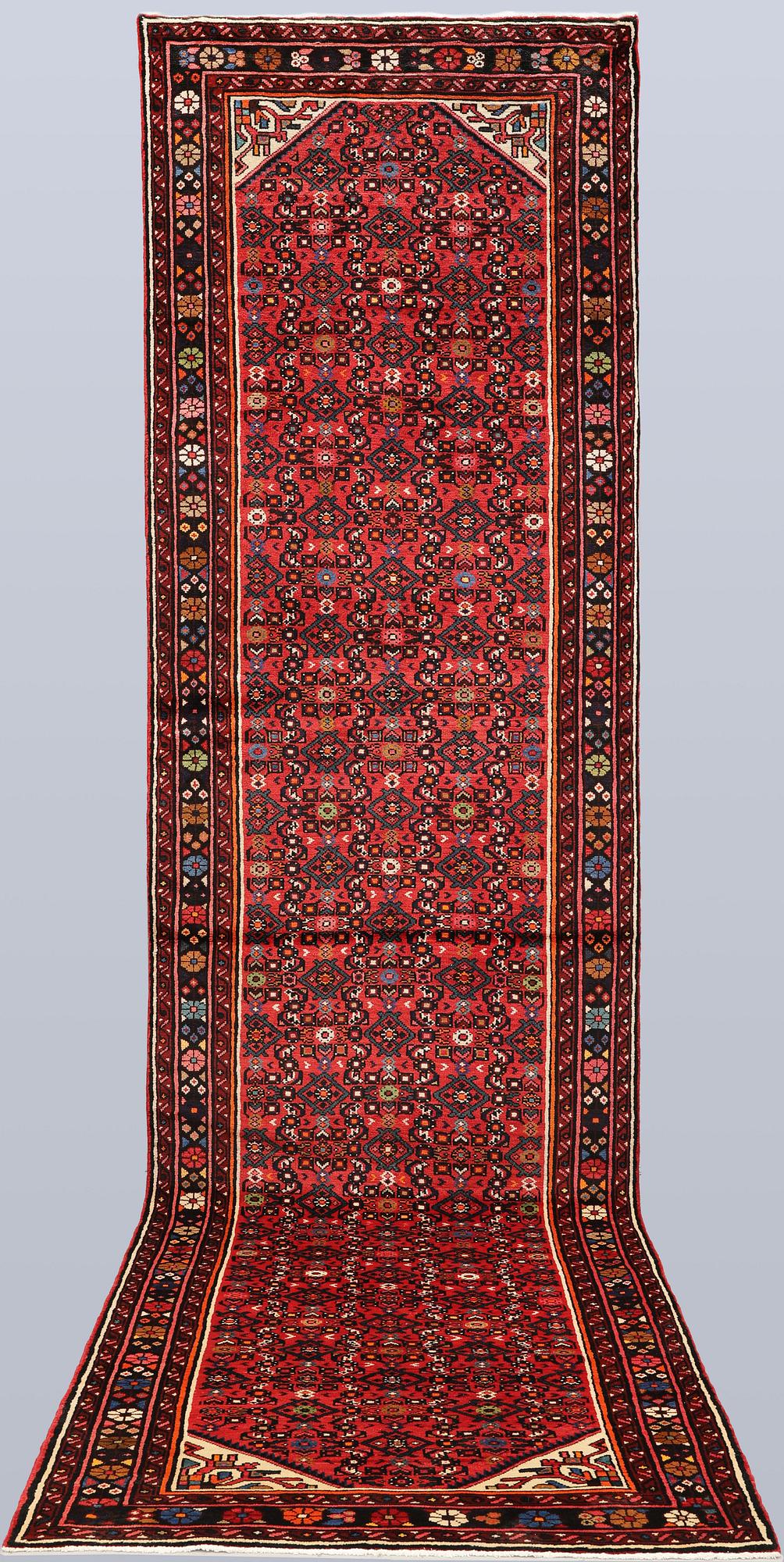 Gallerimatta, Hosseinabad, ca 434 x 115 cm.