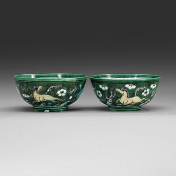 A pair of green glazed bowls, presumabably Republic, 20th Century.