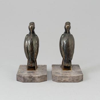 A PAIR OF ART DECÓ BOOK STANDS, 1930s.