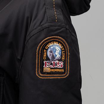a Parajumpers W Kodiak parka, size XL.
