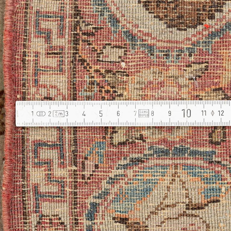 Matta, semiantik Keshan figural, ca 214,5 x 135 cm.