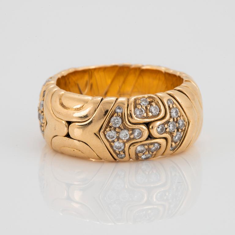 Bulgari "Alveare" ring 18K guld med runda briljantslipade diamanter.