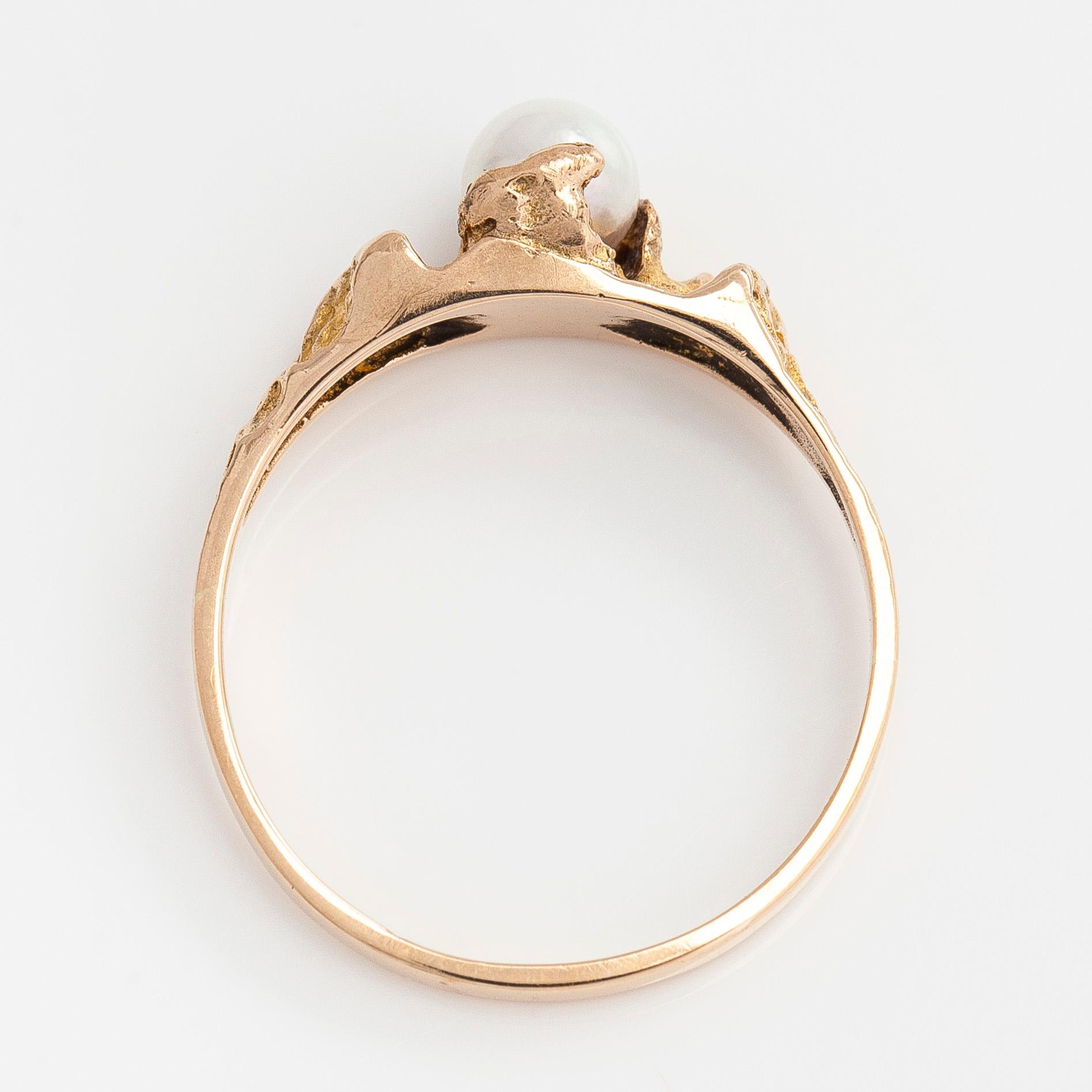Björn Weckström, ring, "Litet ord", 14K guld och odlad pärla. Lapponia 1979.