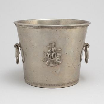 ICE BUCKET/CHAMPAGNE COOLER, pewter, CG Hallberg, 1933.