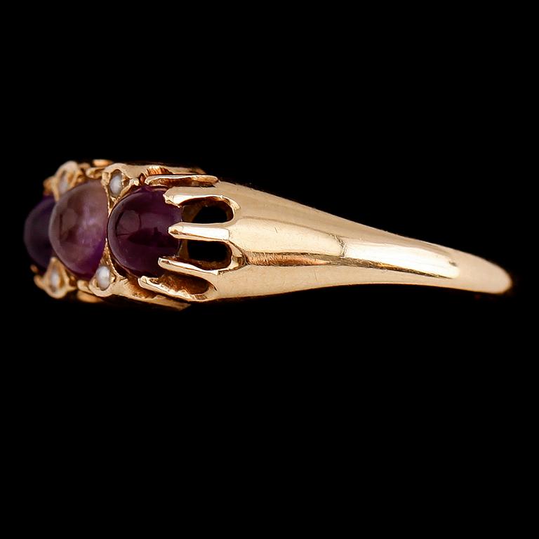 RING, 18 k guld och ametister. Vikt ca 4 g.