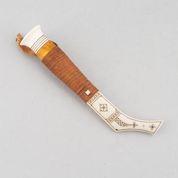 Torsten Fankki, a reindeer horn knife.