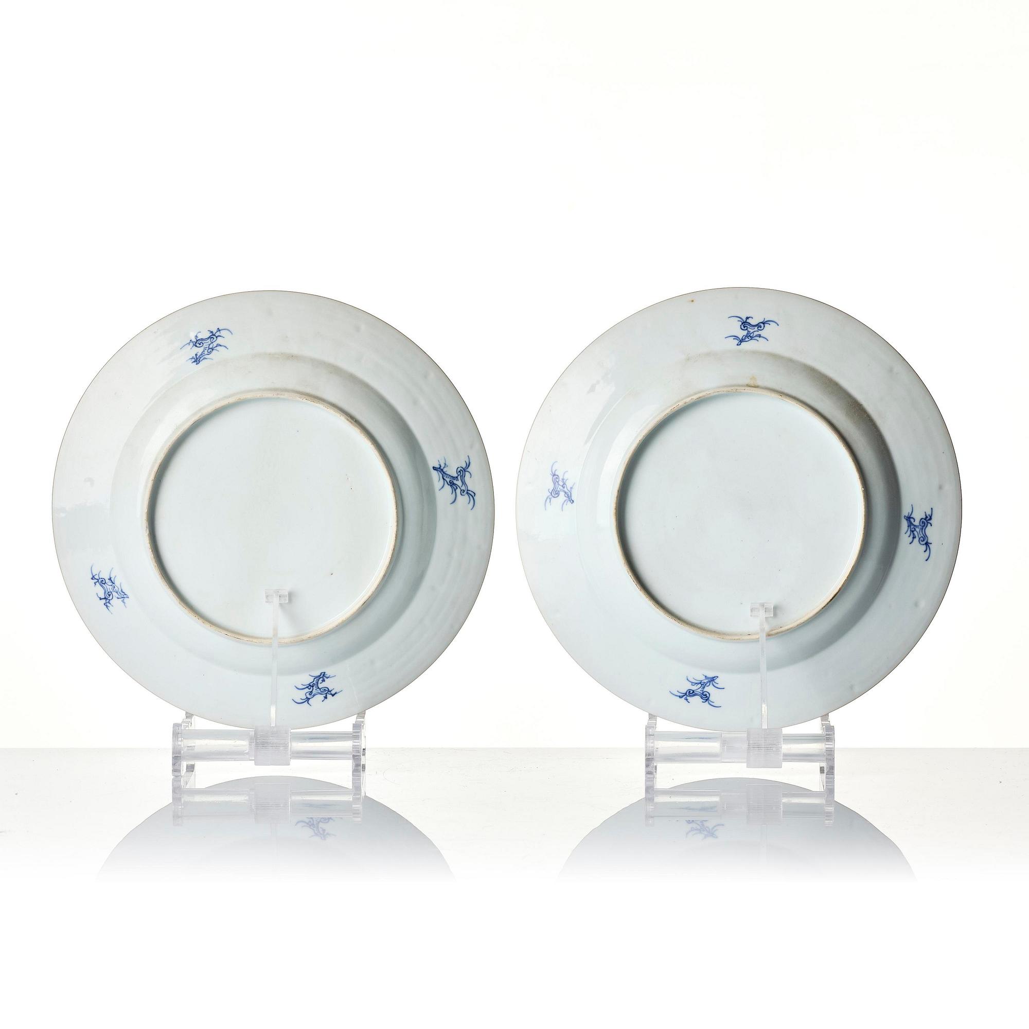 A set of six armorial dinner plates, Qing dynasty, 18th century.