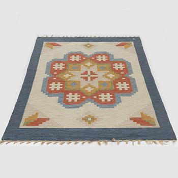Erik Lundberg, a flat weave rug, Vävaregården, Eringsboda, approx. 249 x 169 cm.